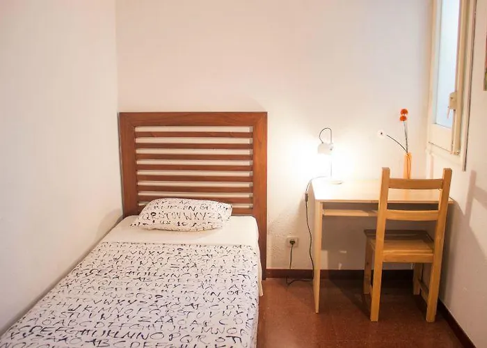 Sweet Bcn Three Bedroom Apartment