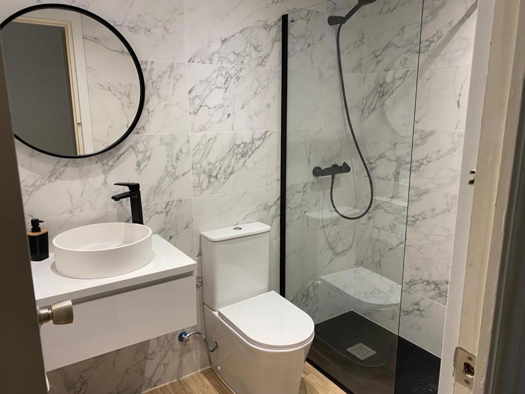 Sweet Bcn Three Bedroom Apartament