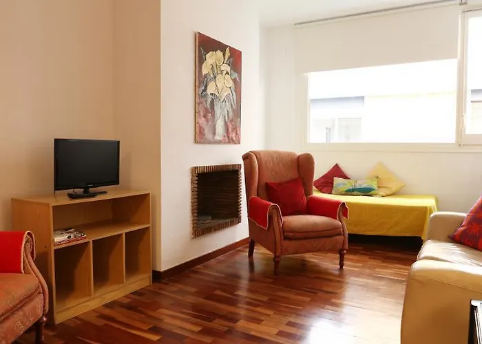Sweet Bcn Three Bedroom Apartment